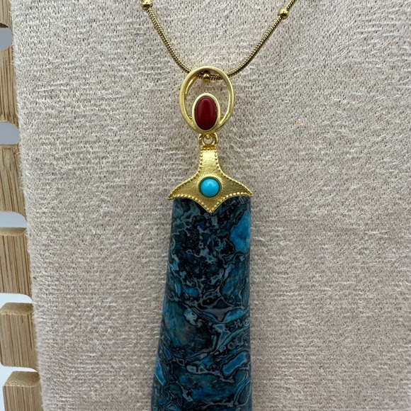 Blue Agate Triangle/Rectangle Pendant Necklace - Picture 3 of 8